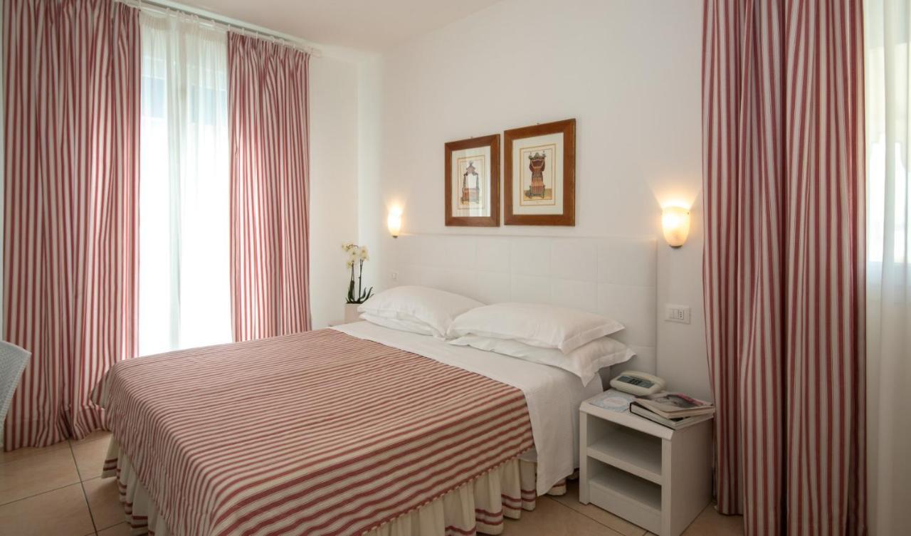 Hotel Plaza Esplanade Lido di Jesolo Buitenkant foto