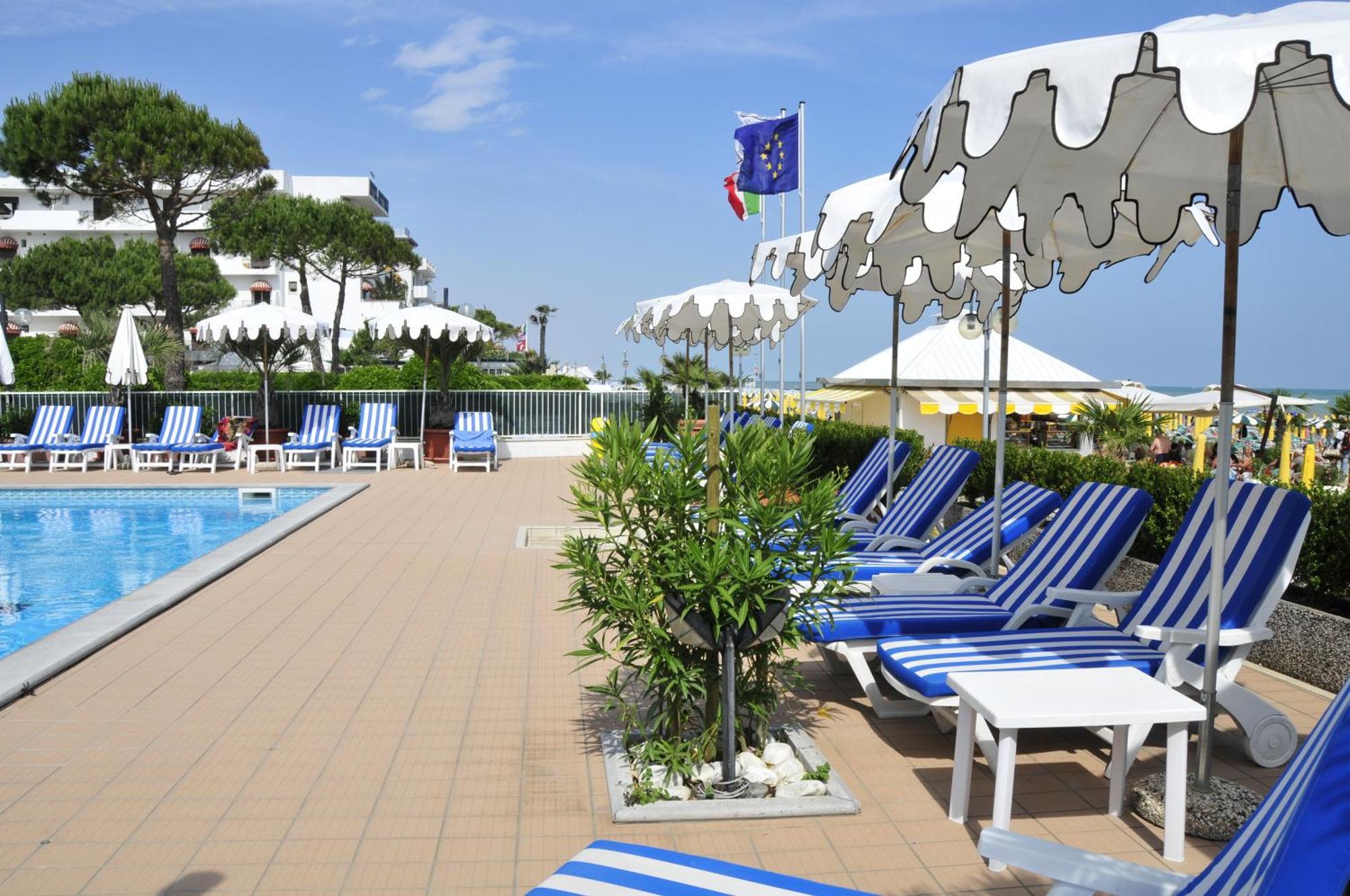 Hotel Plaza Esplanade Lido di Jesolo Buitenkant foto