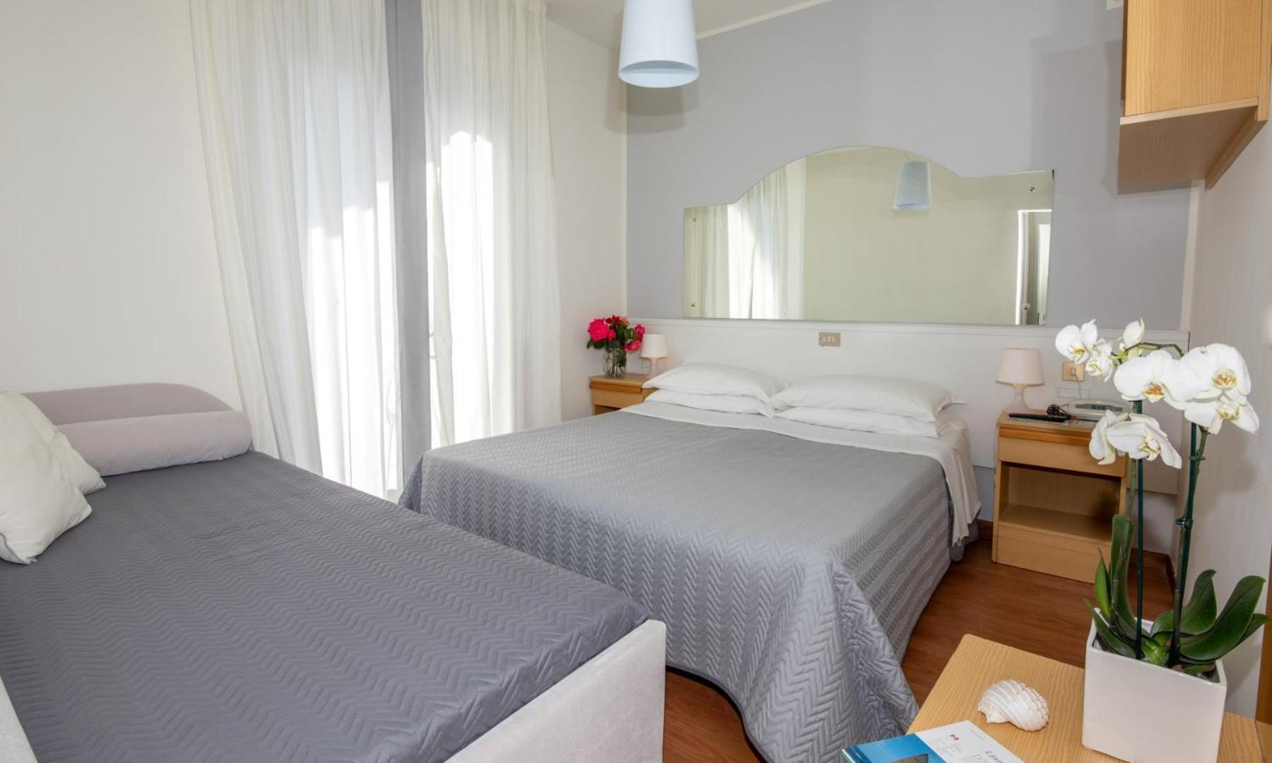 Hotel Plaza Esplanade Lido di Jesolo Buitenkant foto