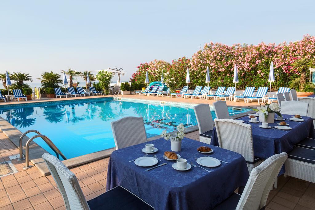 Hotel Plaza Esplanade Lido di Jesolo Buitenkant foto