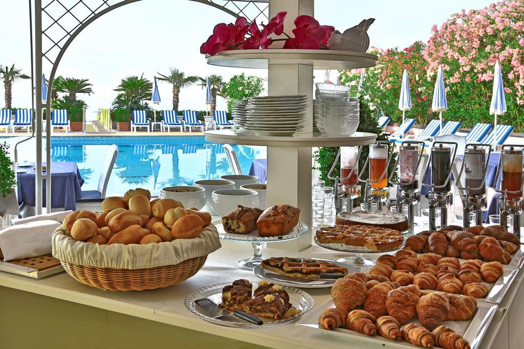 Hotel Plaza Esplanade Lido di Jesolo Buitenkant foto