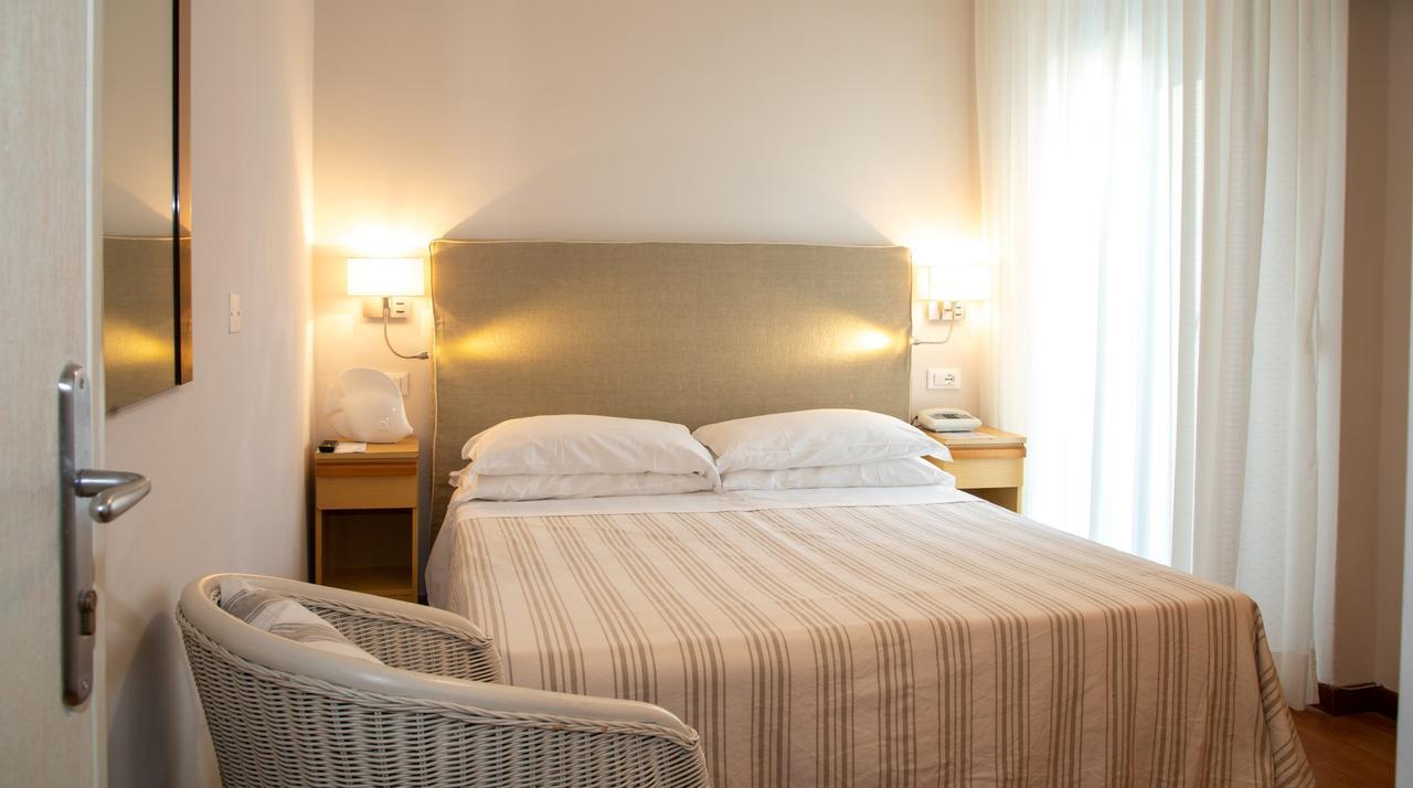 Hotel Plaza Esplanade Lido di Jesolo Buitenkant foto