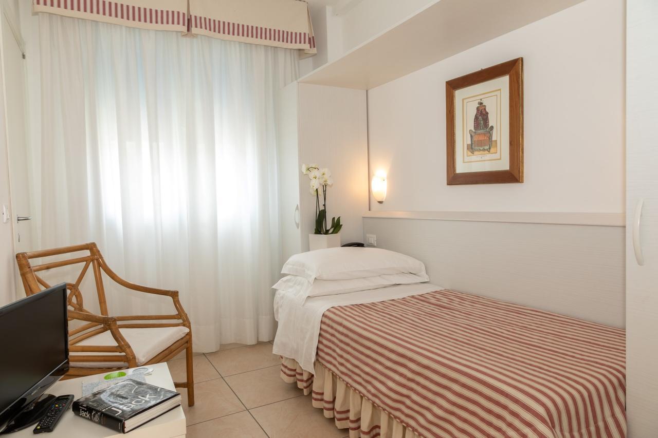 Hotel Plaza Esplanade Lido di Jesolo Buitenkant foto