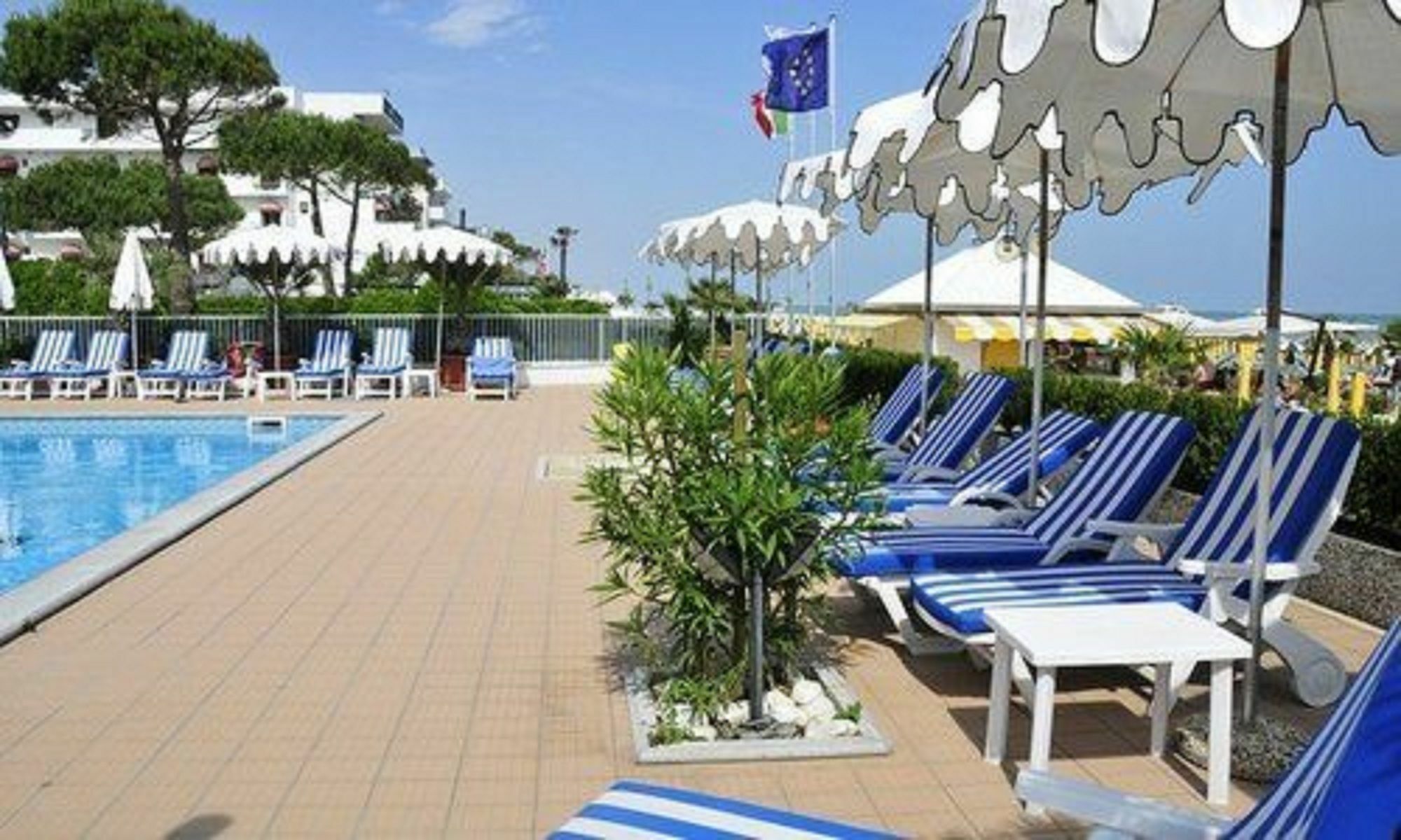Hotel Plaza Esplanade Lido di Jesolo Buitenkant foto