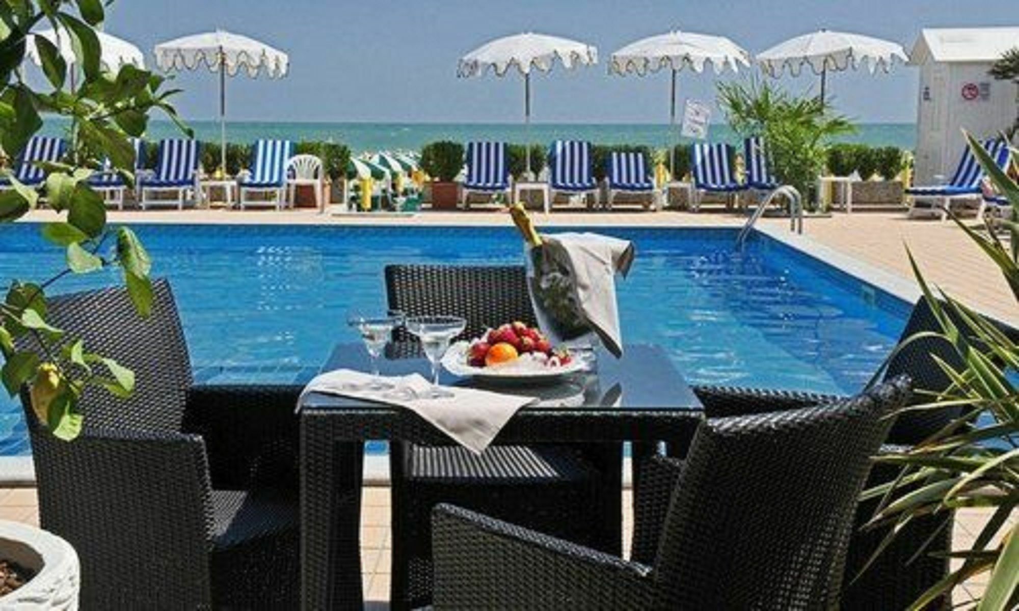 Hotel Plaza Esplanade Lido di Jesolo Buitenkant foto